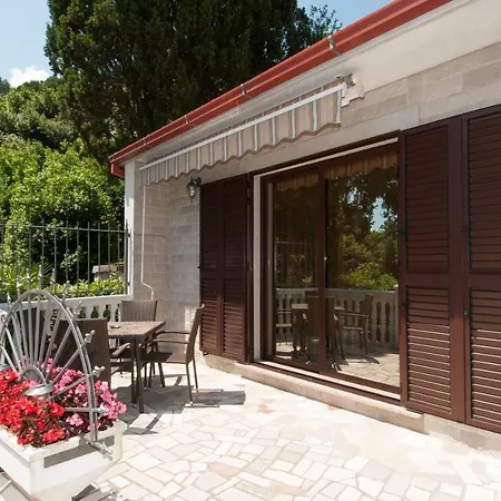 Apartman With A Parking Space - 14562 *