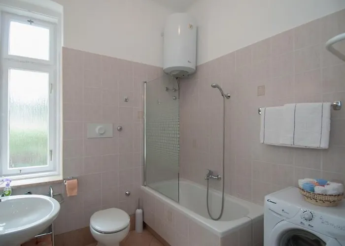 With A Parking Space - 14562 אופטיה