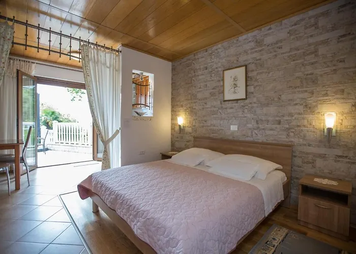 With A Parking Space - 14562