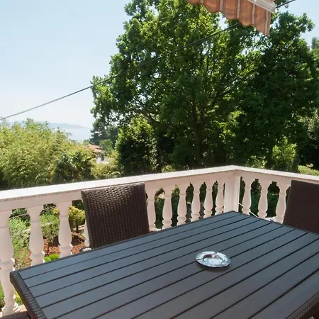 With A Parking Space - 14562