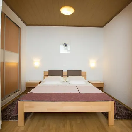 With A Parking Space - 14562 *