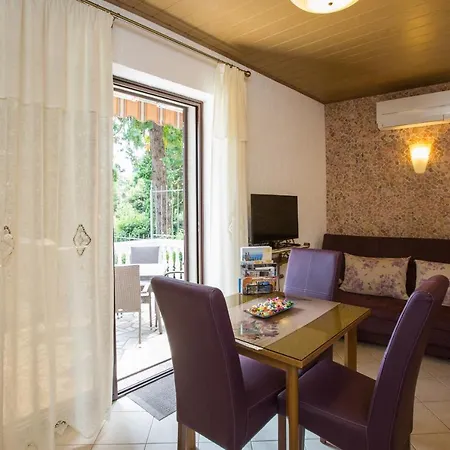 Διαμέρισμα With A Parking Space - 14562