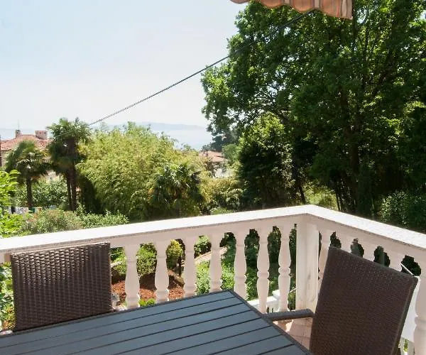 With A Parking Space - 14562 Daire Opatija