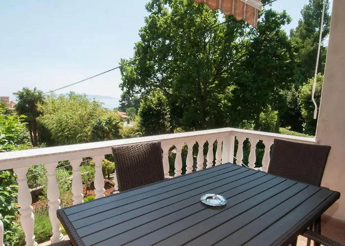 With A Parking Space - 14562